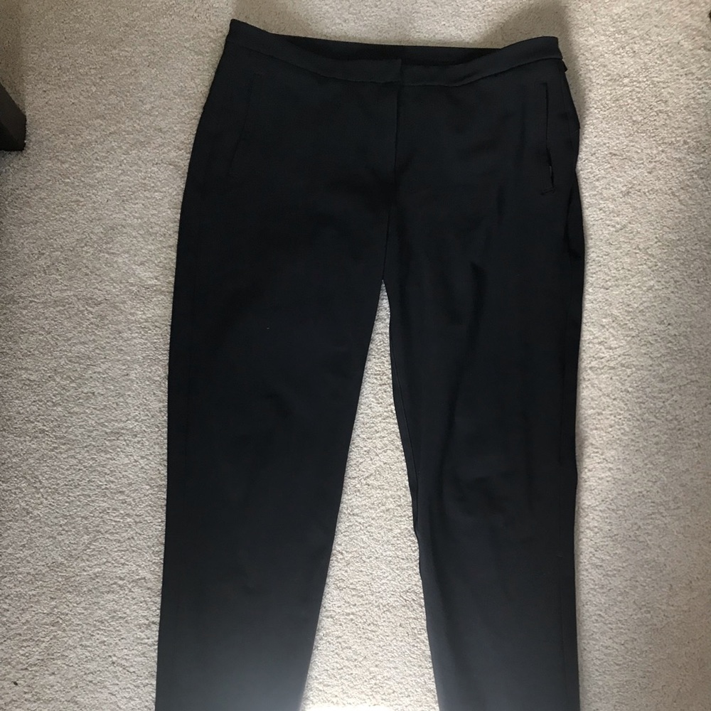 Lululemon on the Move Pant - Size 10